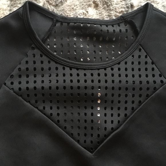 NWT Fabletics "Tilly" Black Sweatshirt Size Medium - Picture 4 of 8